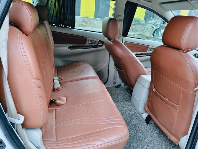 Second-hand 2015 Toyota Innova 2.5 VX (Diesel) 8 Seater BS IV for sale in Mumbai-6