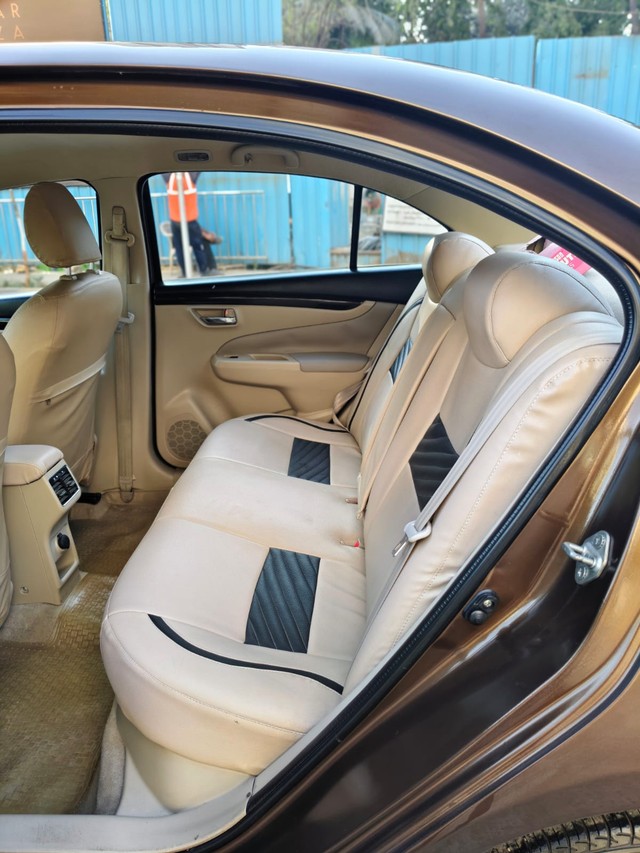 Second-hand 2015 Maruti Suzuki Ciaz AT ZXi for sale in Mumbai-5