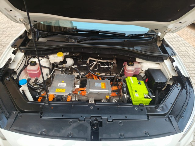 Second-hand 2022 MG ZS EV Exclusive for sale in Thane-4