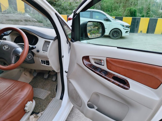 Second-hand 2015 Toyota Innova 2.5 VX (Diesel) 8 Seater BS IV for sale in Mumbai-5