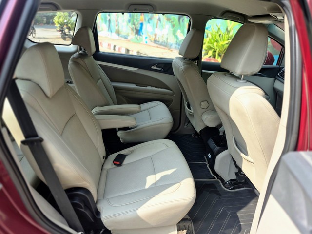 Second-hand 2018 Mahindra Marazzo M8 for sale in Mumbai-10