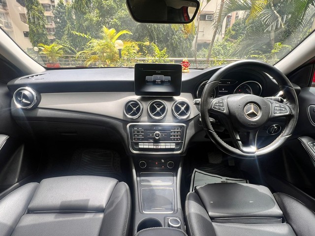 Second-hand 2018 Mercedes-Benz GLA Class 200 d Sport for sale in Thane-6