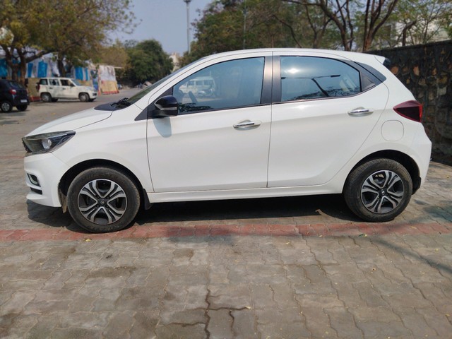 Second-hand 2023 Tata Tiago XZ Plus CNG for sale in Udaipur-3