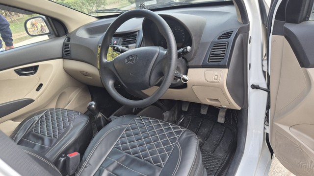 Second-hand 2017 Hyundai EON Era Plus for sale in Noida-9