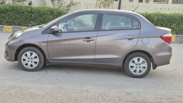 Second-hand 2016 Honda Amaze S i-Vtech for sale in Noida-4