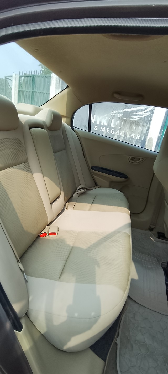 Second-hand 2015 Honda Amaze E i-Vtech for sale in Noida-8