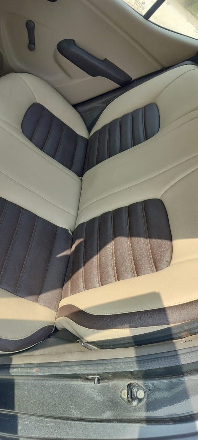 Second-hand 2012 Hyundai i10 Era for sale in Noida-8