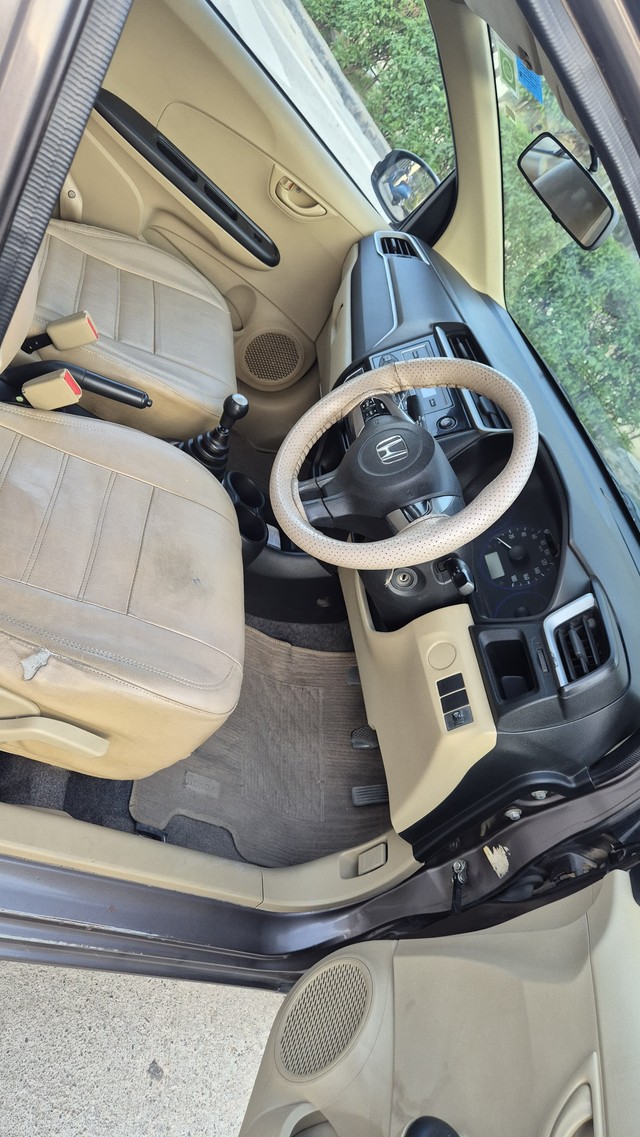 Second-hand 2016 Honda Amaze S i-Vtech for sale in Noida-10