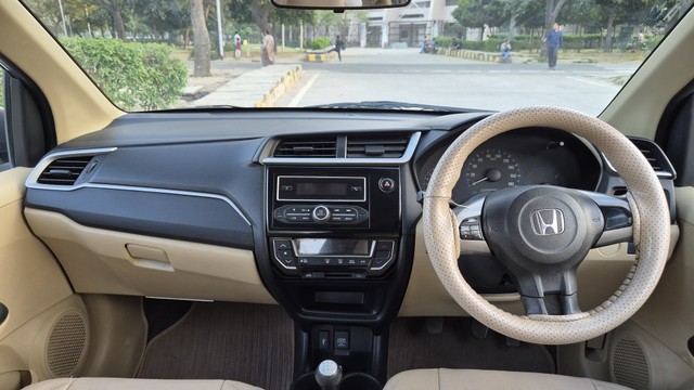 Second-hand 2016 Honda Amaze S i-Vtech for sale in Noida-9