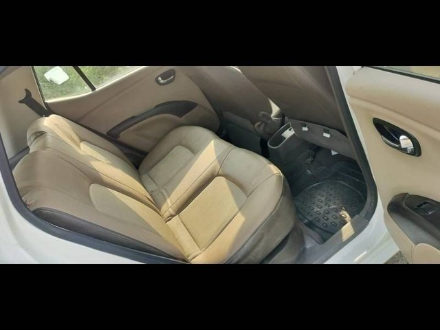 Second-hand 2015 Hyundai i10 Sportz 1.1L for sale in Noida-7