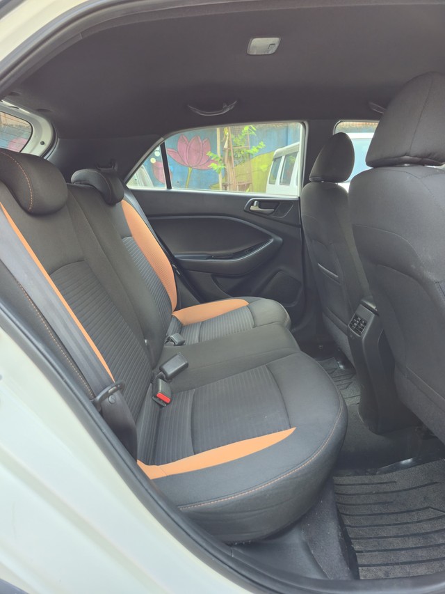 Second-hand 2016 Hyundai i20 Active 1.4 SX for sale in Thane-12