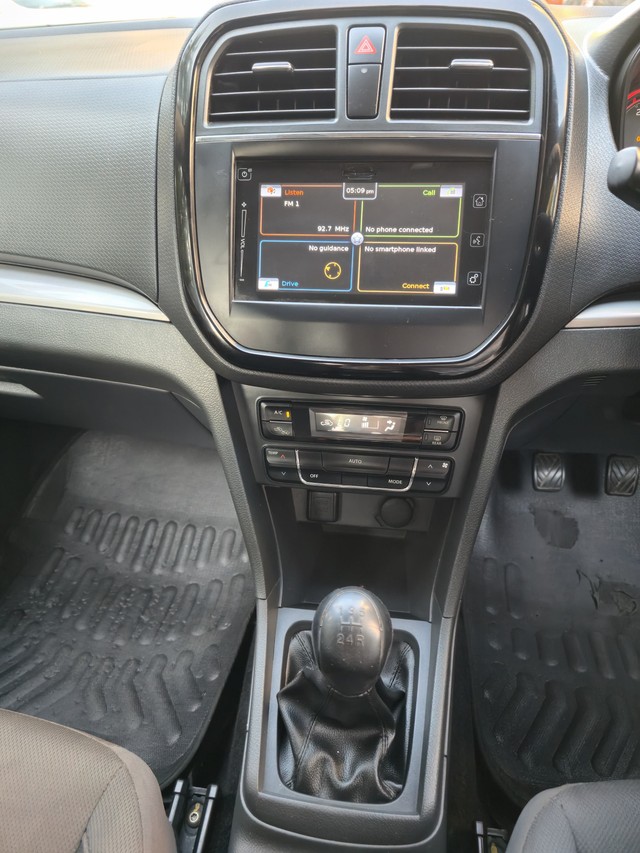 Second-hand 2016 Maruti Suzuki Vitara Brezza ZDi Plus for sale in Thane-12