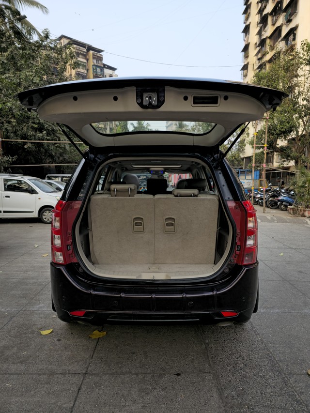 Second-hand 2016 Mahindra XUV500 W10 2WD for sale in Thane-10