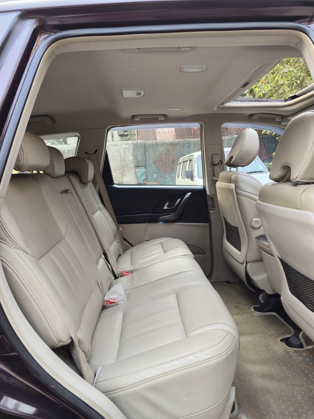 Second-hand 2016 Mahindra XUV500 W10 2WD for sale in Thane-14