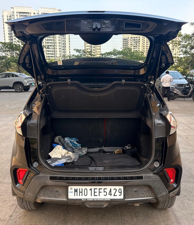 Tata Nexon XZ Plus LUXS Red Dark BSVI Second-hand 2023 Tata Nexon XZ Plus LUXS Red Dark BSVI for sale in Thane-15