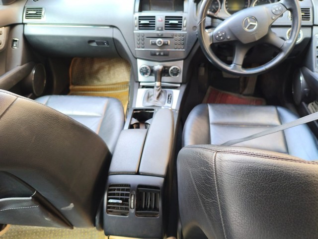 Second-hand 2010 Mercedes-Benz C-Class C 200 CGI Elegance for sale in Mumbai-6