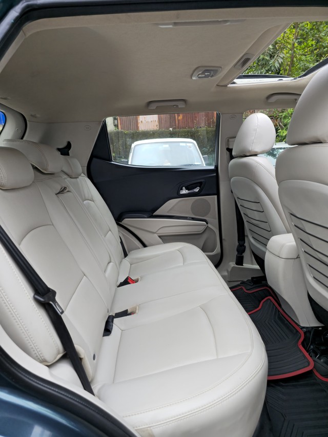 Second-hand 2021 Mahindra XUV300 W8 Diesel BSVI for sale in Thane-11