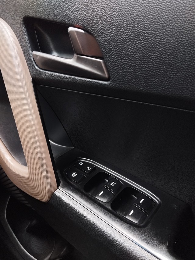 Second-hand 2016 Hyundai Creta 1.6 CRDi SX Plus for sale in Thane-10