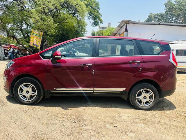 https://images10.gaadi.com/usedcar_image/UP1A.230620.001/original/b8b76909-10ac-48d3-b810-22d6e7f9f677.jpg?imwidth=6402