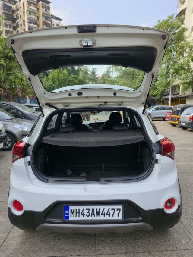 Second-hand 2016 Hyundai i20 Active 1.4 SX for sale in Thane-5