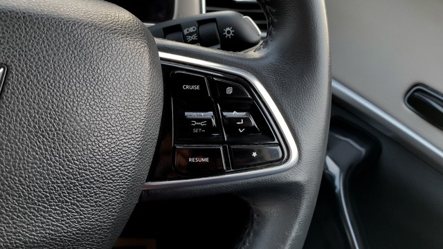 Second-hand 2023 Mahindra XUV700 AX7 7Str AT for sale in New Delhi-14