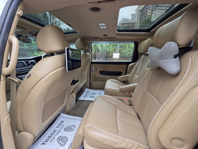 Second-hand 2022 Kia Carnival Limousine for sale in Mumbai-11