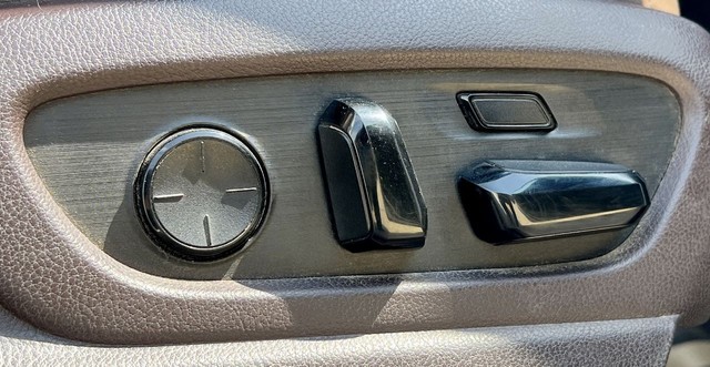 Second-hand 2019 Lexus ES 300h for sale in New Delhi-20