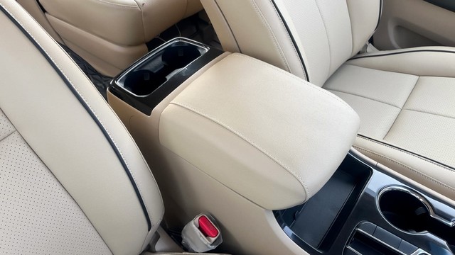 Second-hand 2021 Kia Carnival Premium for sale in New Delhi-33