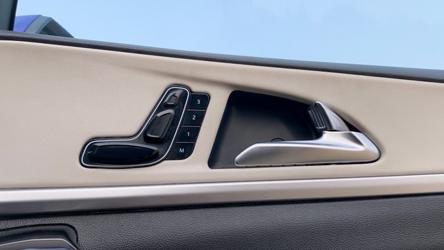 Second-hand 2023 Mahindra XUV700 AX7 7Str AT for sale in New Delhi-37