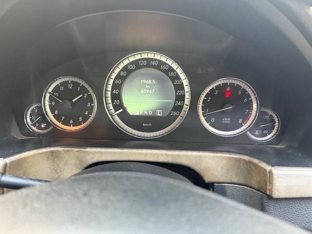 https://images10.gaadi.com/usedcar_image/UP1A.231005.007/original/0f0bd620-7e26-4be2-b41e-3e541efd901b.jpg?imwidth=6402