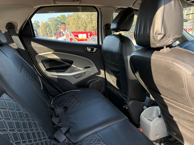 Second-hand 2015 Ford Ecosport 1.5 Ti VCT MT Titanium for sale in New Delhi-5