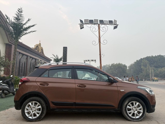 Second-hand 2016 Hyundai i20 Active 1.2 for sale in New Delhi-1