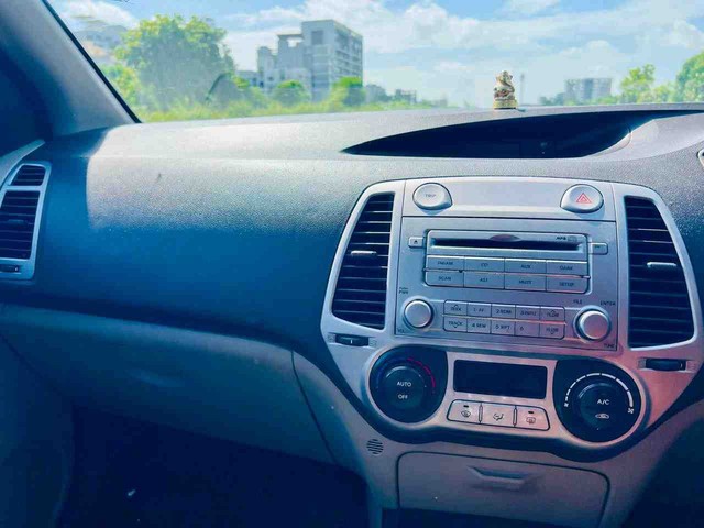 Second-hand 2011 Hyundai i20 1.2 Sportz for sale in Vadodara-10