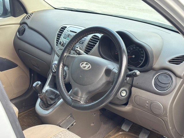 Second-hand 2013 Hyundai i10 Magna for sale in New Delhi-2