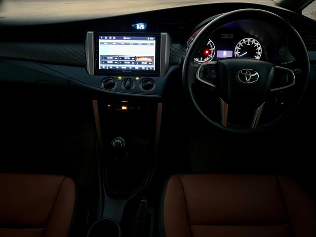 Second-hand 2020 Toyota Innova Crysta 2.4 G MT for sale in New Delhi-12