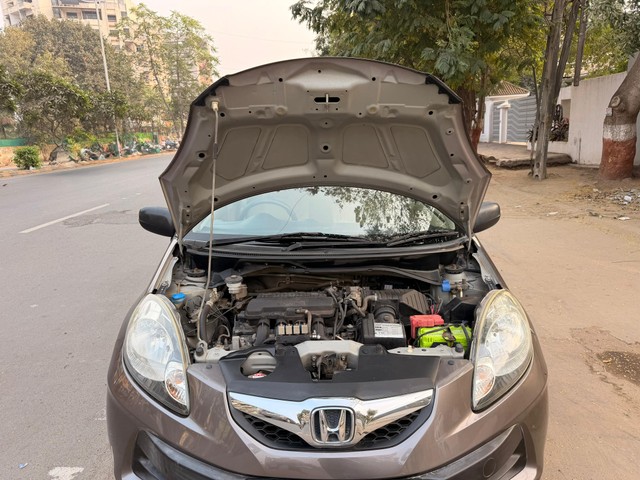 Second-hand 2016 Honda Brio E MT for sale in Vadodara-5