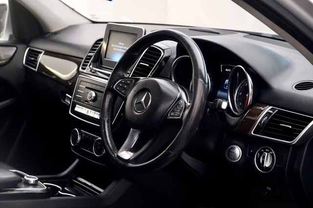 Second-hand 2016 Mercedes-Benz GLE 250d for sale in New Delhi-9