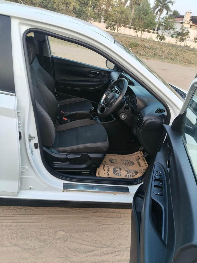 Second-hand 2022 Hyundai i20 Sportz BSVI for sale in Vadodara-11