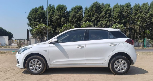 Second-hand 2019 Hyundai i20 Magna Plus BSIV for sale in Vadodara-3