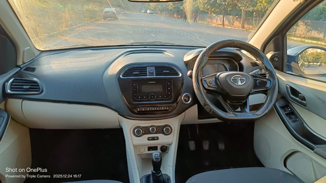 Second-hand 2022 Tata Tigor XZ CNG BSVI for sale in Noida-10