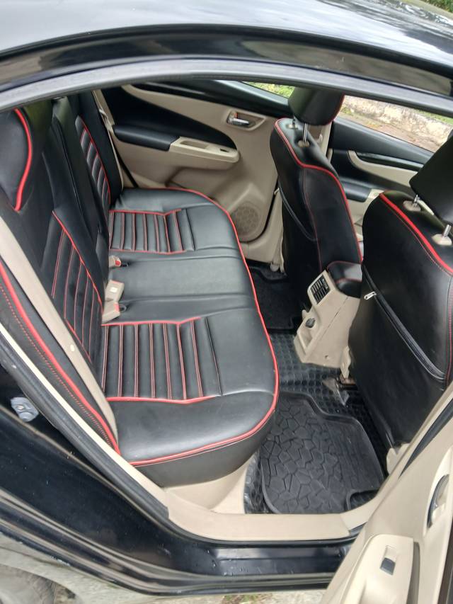 https://images10.gaadi.com/usedcar_image/UP1A.231005.007/original/1bf6a8fb-c7f3-4323-8eef-05d06c849491.jpg?imwidth=6402