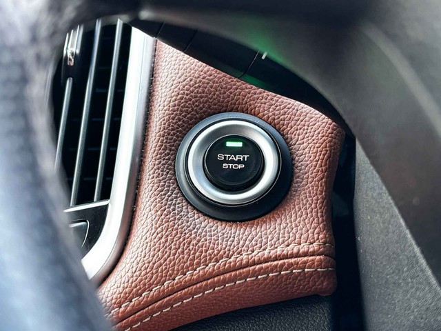 Second-hand 2021 MG Hector Plus Sharp CVT for sale in New Delhi-12