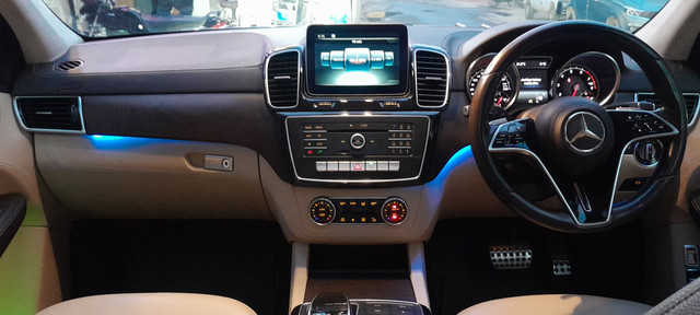 Second-hand 2017 Mercedes-Benz GLS 400 4MATIC for sale in New Delhi-10