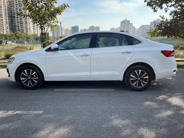 Second-hand 2022 Skoda Slavia 1.0 TSI Style AT BSVI for sale in Noida-3