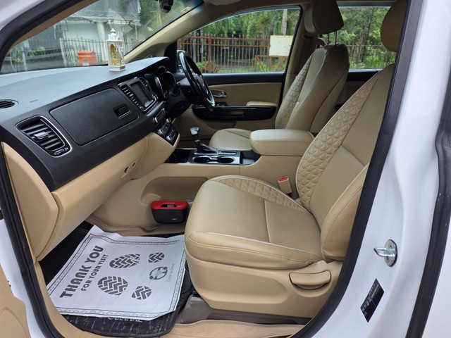 Second-hand 2022 Kia Carnival Limousine for sale in Mumbai-10