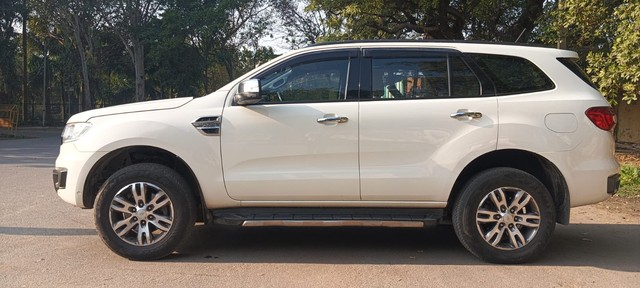 Ford Endeavour 3.2 Titanium AT 4X4 Second-hand 2017 Ford Endeavour 3.2 Titanium AT 4X4 for sale in New Delhi-5