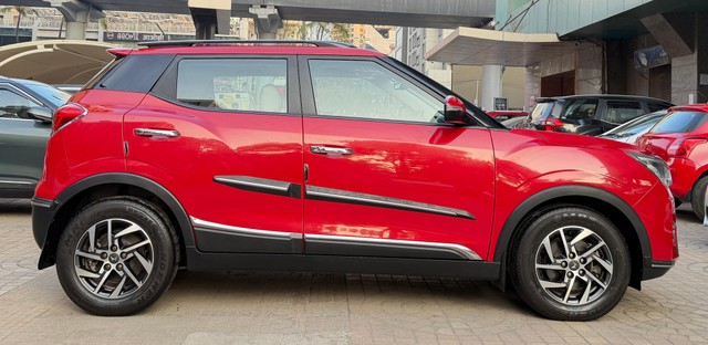 Mahindra XUV300 W8 Opt Diesel Second-hand 2023 Mahindra XUV300 W8 Opt Diesel for sale in Mumbai-1