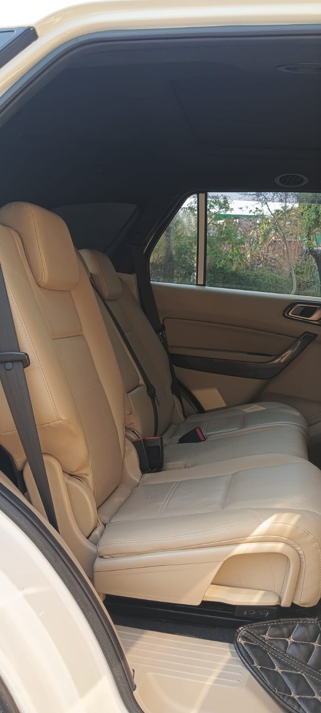 Second-hand 2017 Ford Endeavour 3.2 Titanium AT 4X4 for sale in New Delhi-24