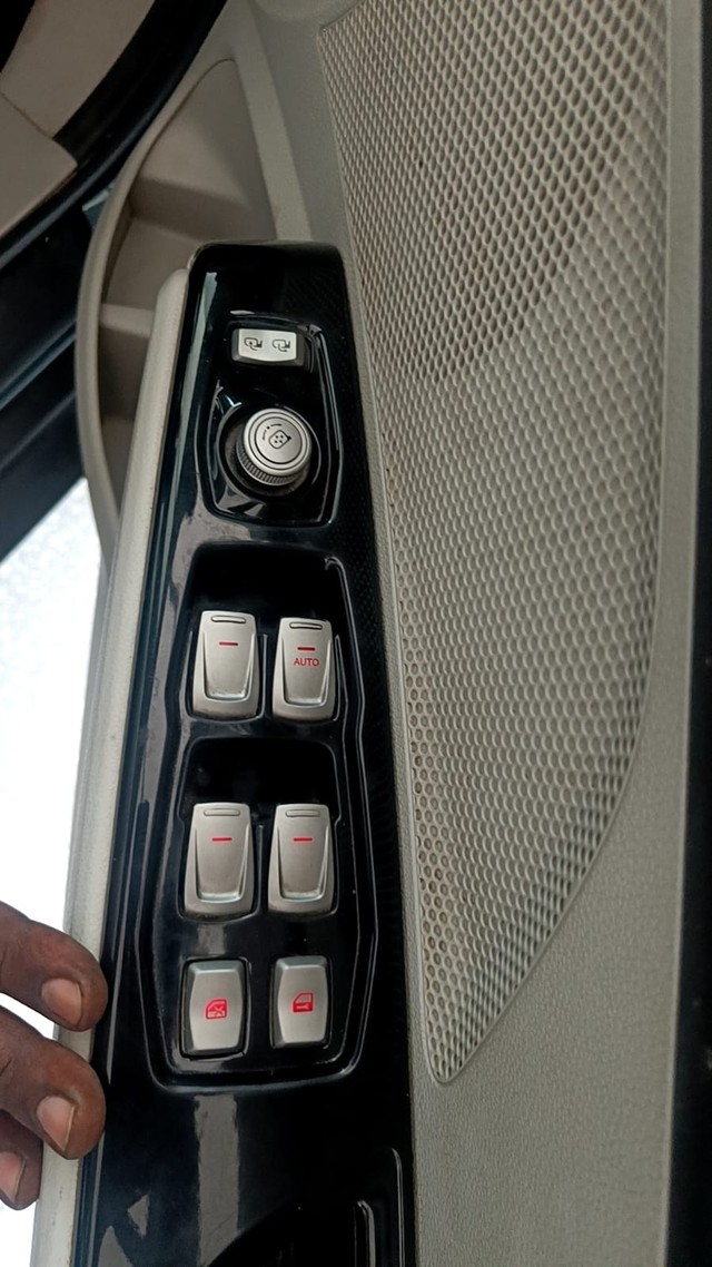 Second-hand 2023 Mahindra XUV300 W8 Diesel for sale in Lucknow