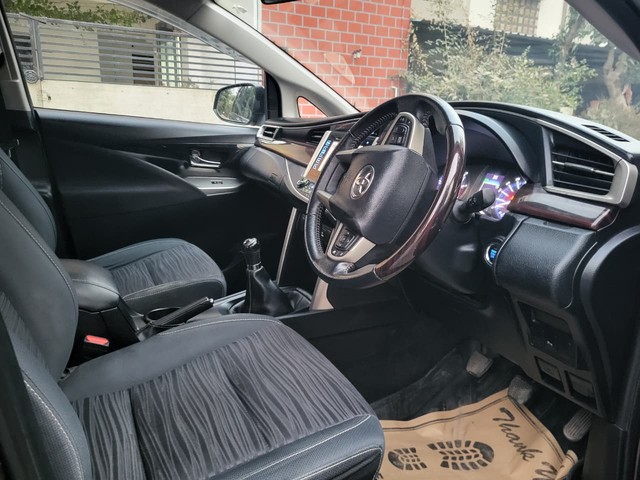 Second-hand 2017 Toyota Innova Crysta 2.4 VX MT BSIV for sale in Vadodara-10